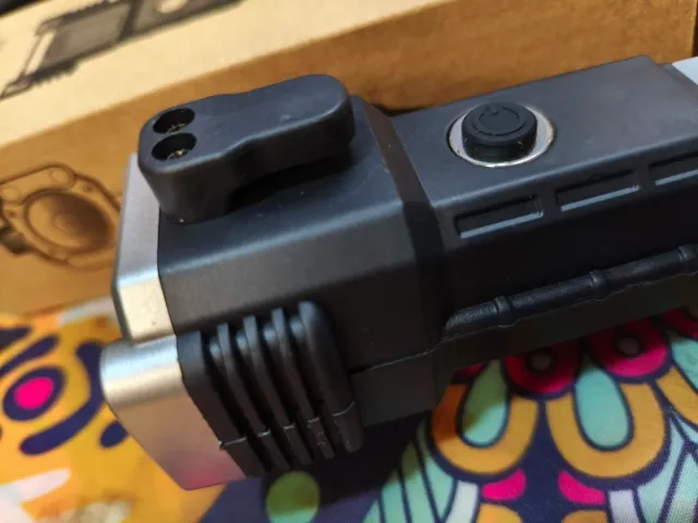 Lanterna 4 em 1 para carro