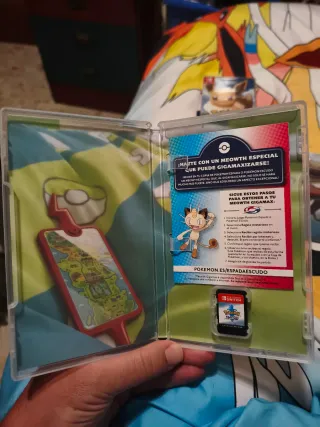 Pokémon Espada,Let's Go Eevee y cajas metálicas.