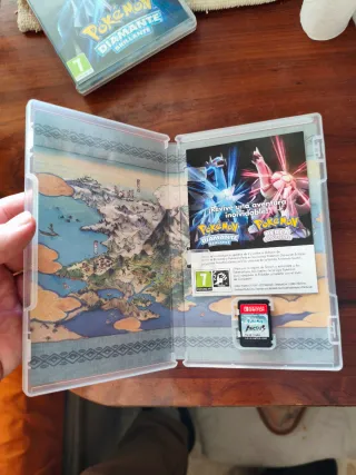 Pokémon Espada,Let's Go Eevee y cajas metálicas.