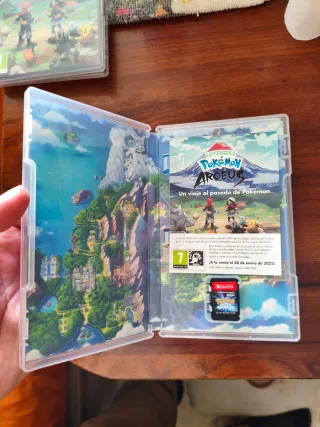 Pokémon Espada,Let's Go Eevee y cajas metálicas.