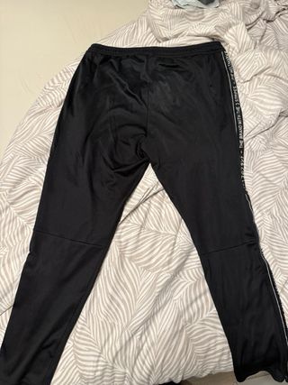 Pantalones Adidas negros con logo