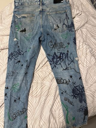 Pantalón Baggy Bershka Rotos Estampados