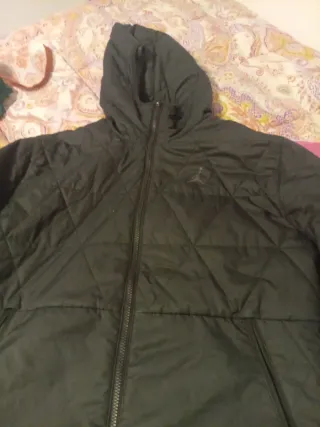 Chaqueta Jordan Negra con Capucha