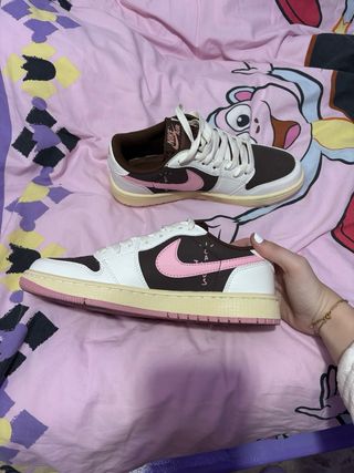 Nike x Travis Scott Marrones y Rosas