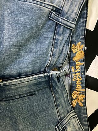 Vaqueros Desigual bordados flores 36
