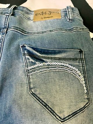 Vaqueros Desigual bordados flores 36