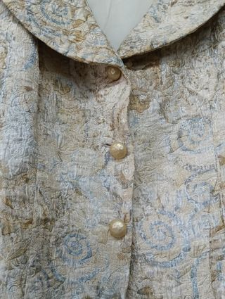 Chaqueta vintage color crema estilo barroco