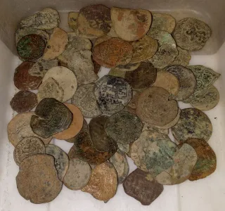 Lote 66 monedas antiguas para limpiar