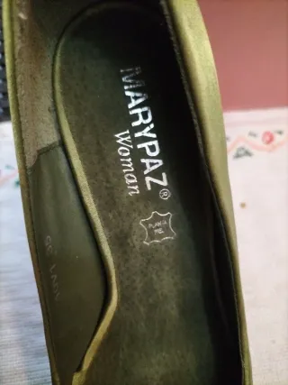 Zapatos de raso verde Marypaz