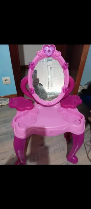 Tocador infantil rosa y morado