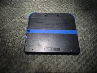 Lote Nintendo 2DS Negra + 3 Juegos