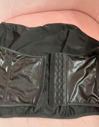 Top Corset Negro Efecto Piel