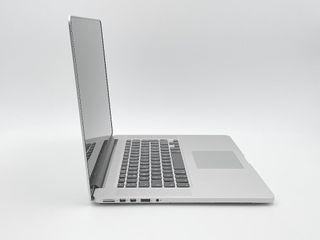 MacBook Pro 15" Intel Core i7 2.8GHz 4 núcleos - SSD 256GB - 16GB RAM