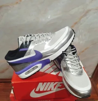 Deportivas Nike Mujer Plata y Morado