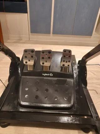 Volante G920 + Pedales + Cambio H + Soporte