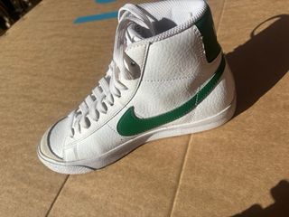 Zapatillas Nike Blazer Mid 77 Verde y Blanco