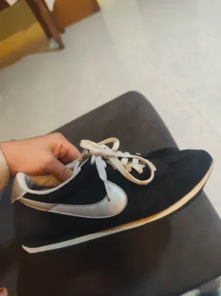 Zapatillas Nike Negras y Blancas