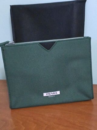 Trousse marca Prada. Mai usata