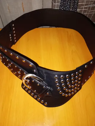 Lote de cinturones de mujer varios En total hay 11