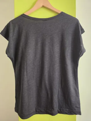 Camiseta Mickey Mouse  XL . CON ETIQUETA