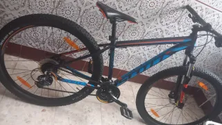 Bicicleta de Montaña Azul y Naranja