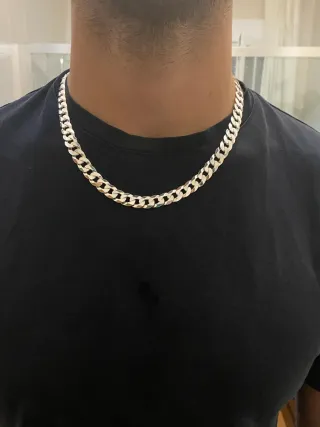 Cadena de plata con colgante de perro