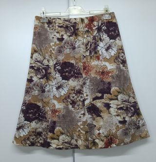 Falda floral vintage talla 48
