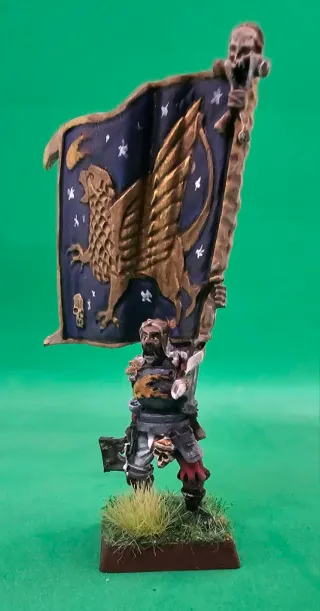 WARHAMMER TOW IMPERIO PORTAESTANDARTE DEL GRIFO