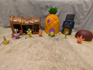 Lote Casas Bob Esponja Piña, Crustáceo Moái Roca