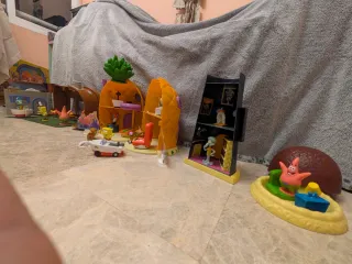 Lote Casas Bob Esponja Piña, Crustáceo Moái Roca