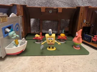 Lote Casas Bob Esponja Piña, Crustáceo Moái Roca