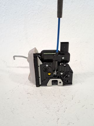 CERRADURA PUERTA TRASERA IZQUIERDA KIA RIO (YB)