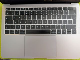 MacBook Air Intel i5 8GB 256GB SSD Gris