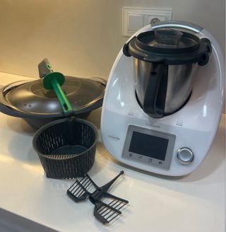 Thermomix TM5. Poco uso.