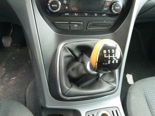 Centralita motor ford 2065237 av6112a650zh c-max