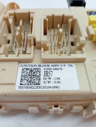 CAJA RELES / FUSIBLES KIA RIO (2)