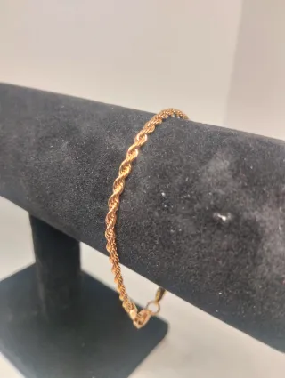 Bracciale in oro rosa con catena e maglie attorcigliate