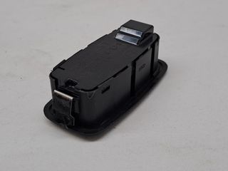 LUZ INTERIOR HYUNDAI KONA (3)