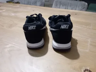 Zapatillas Nike niño negras y blancas