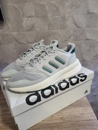 Zapatillas Adidas grises y verdes