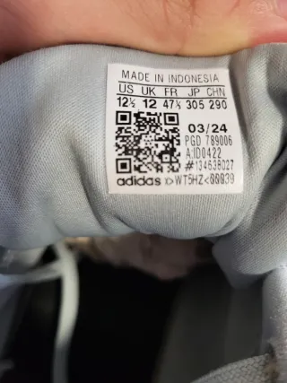 Zapatillas Adidas grises y verdes