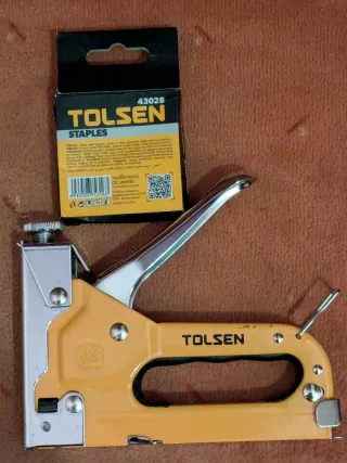 Grapadora Tolsen para tapicería y materiales