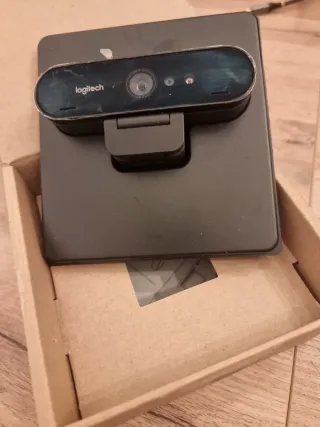 Logitech BRIO 4K Webcam + Trípode