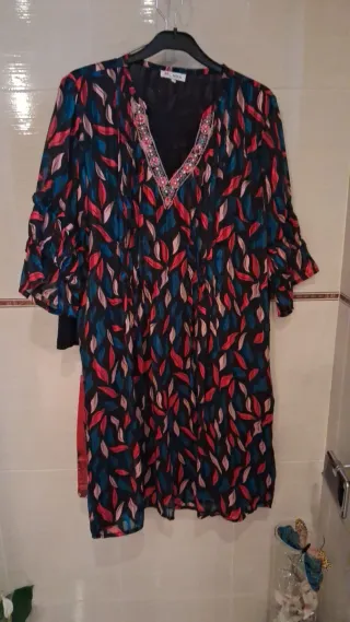 Vestido fiesta estampado hojas