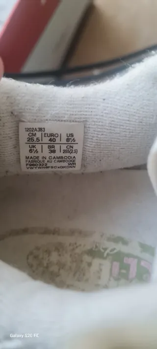 Zapatilla Asics 1090v2 blanco y Verde