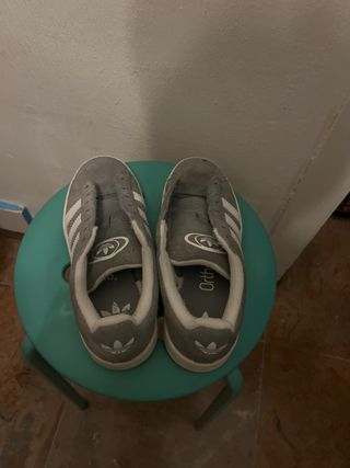 Adidas Campus Grises y Blancas