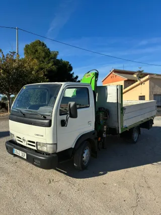 Nissan Cabstar 2004