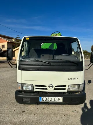 Nissan Cabstar 2004