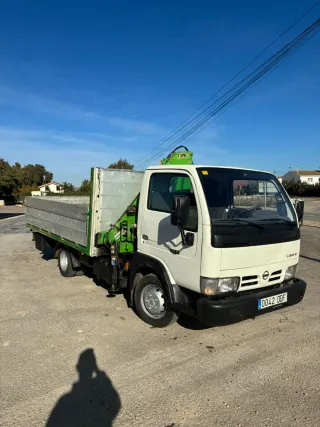 Nissan Cabstar 2004