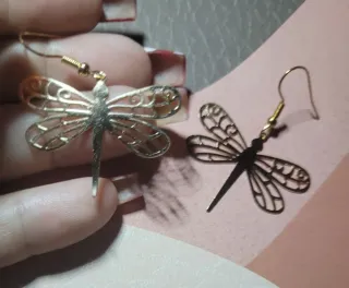 Pendientes de libélula dorados